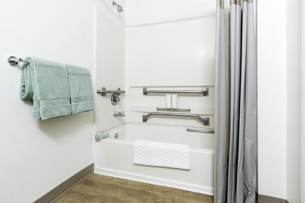 Queen Studio - Disability Access interior